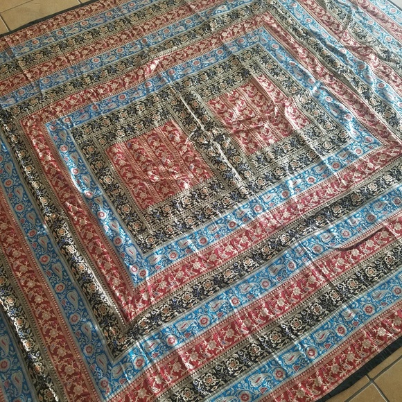 Vtg Blanket/throw blanket Quiltted & Flower Applique Hand sewn 7 ft x 9 ft - Picture 2 of 8